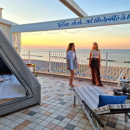 Luxor Beach Boutique Hotel Cattolica Kültér fotó