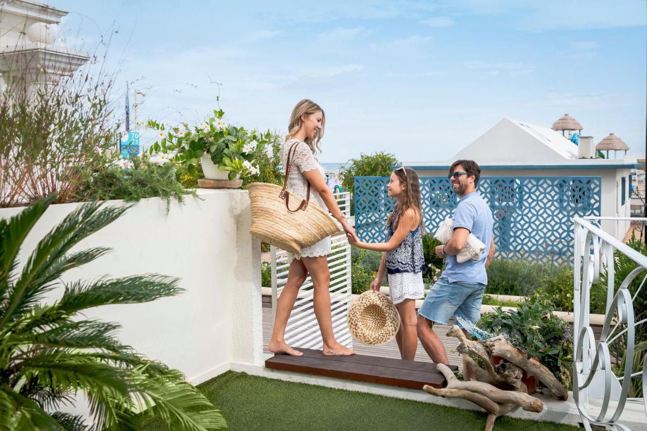 Luxor Beach Boutique Hotel Cattolica Kültér fotó