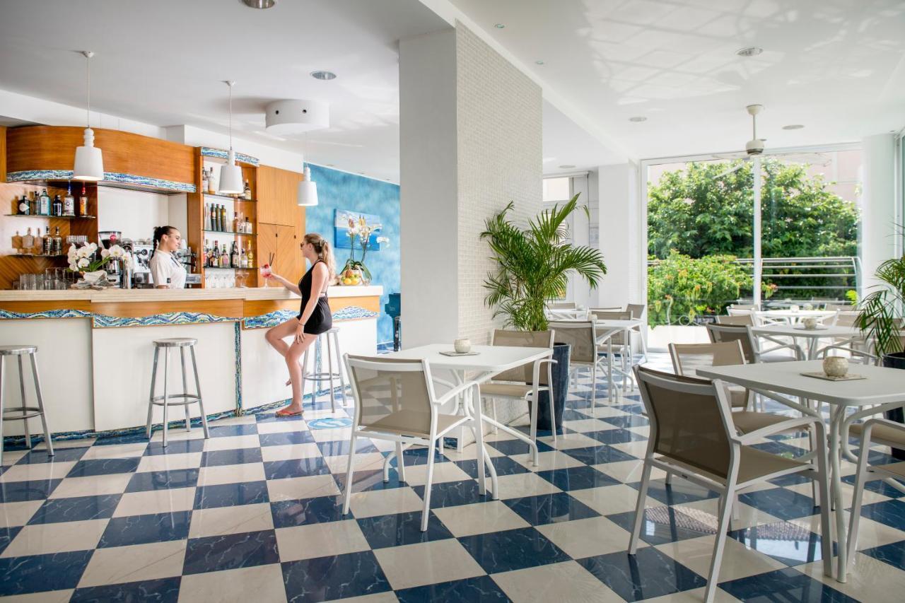 Luxor Beach Boutique Hotel Cattolica Kültér fotó