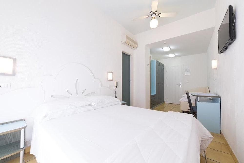 Luxor Beach Boutique Hotel Cattolica Kültér fotó