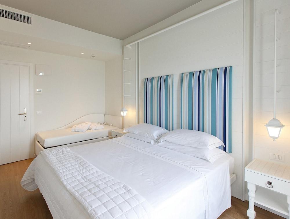 Luxor Beach Boutique Hotel Cattolica Kültér fotó