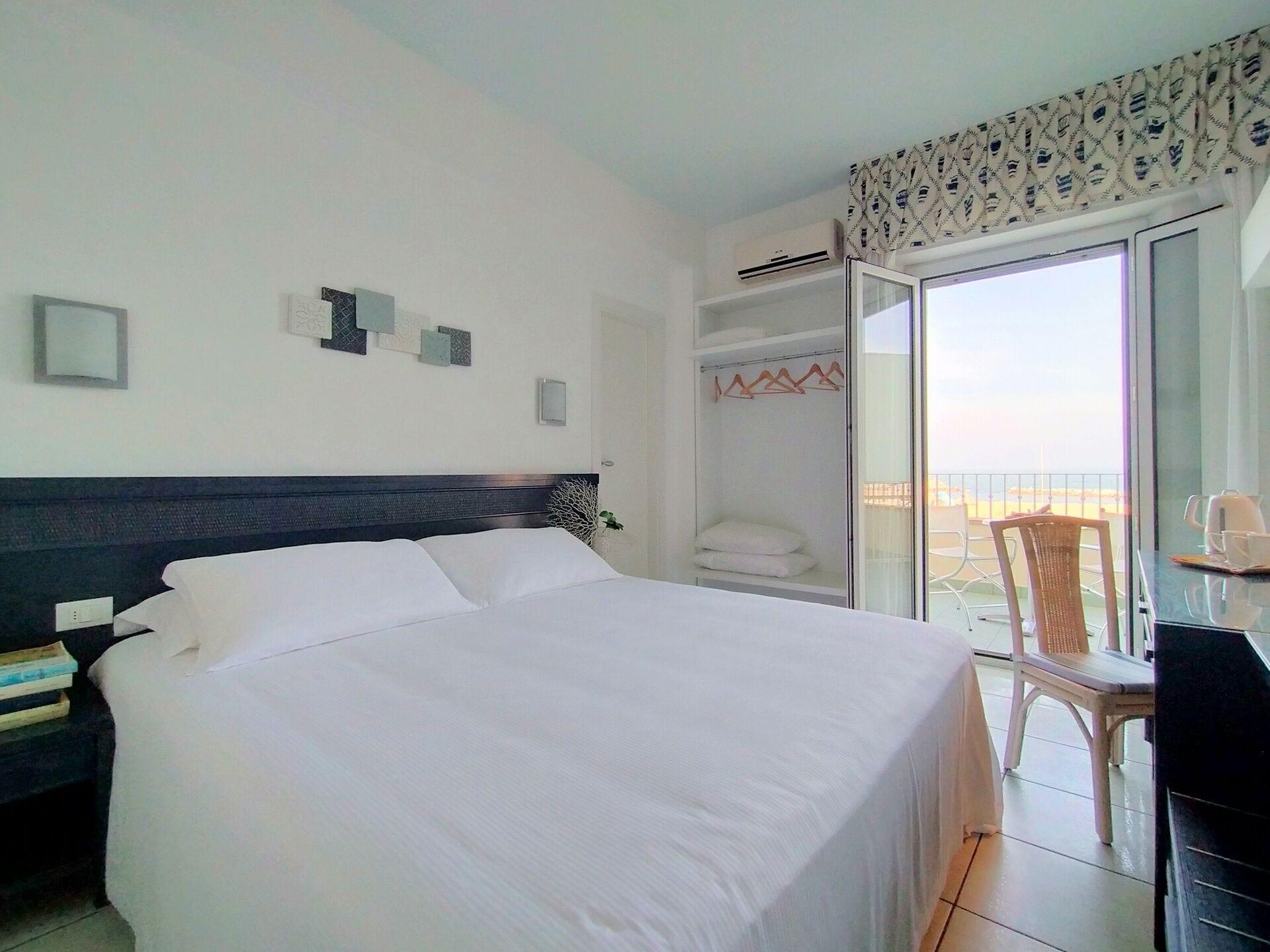 Luxor Beach Boutique Hotel Cattolica Kültér fotó