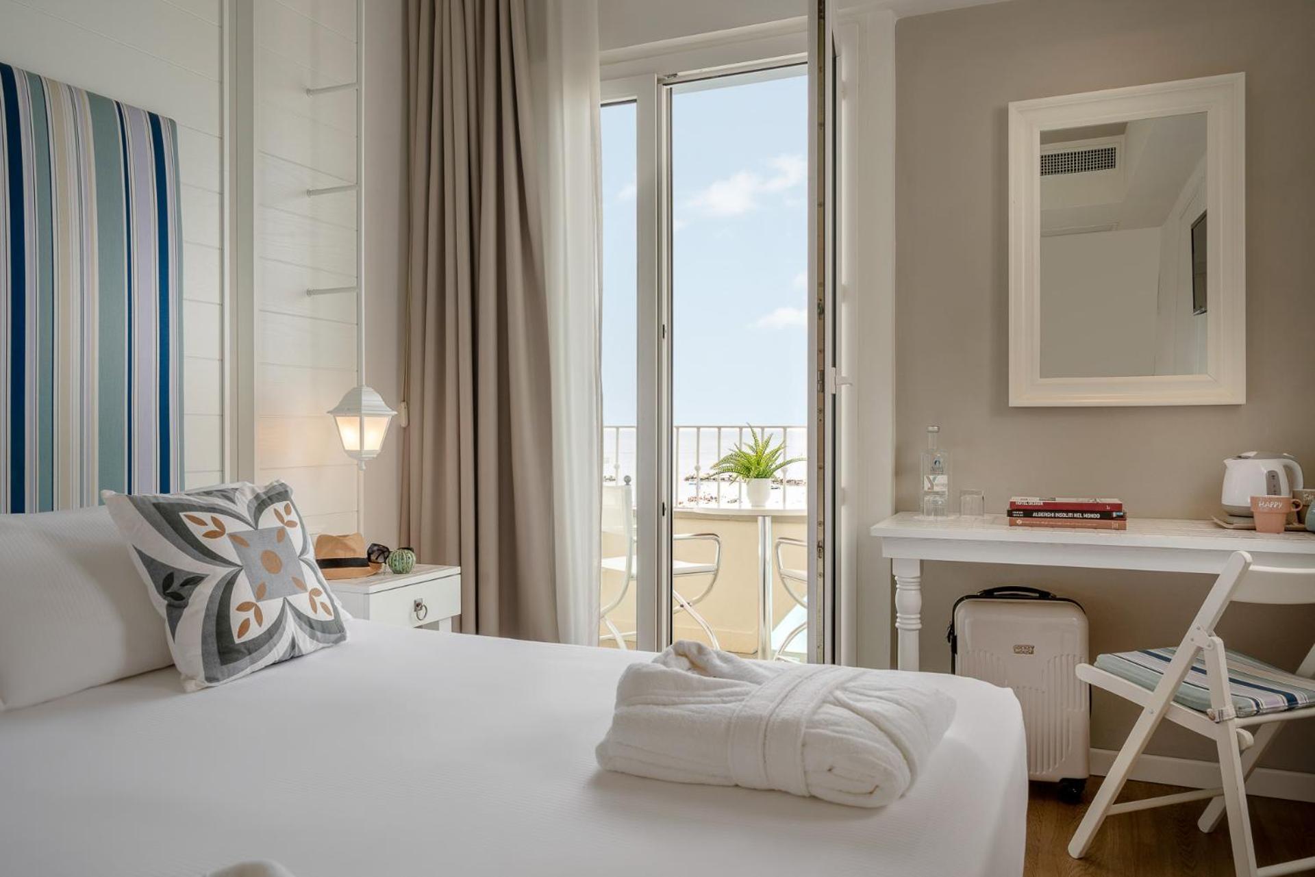 Luxor Beach Boutique Hotel Cattolica Kültér fotó