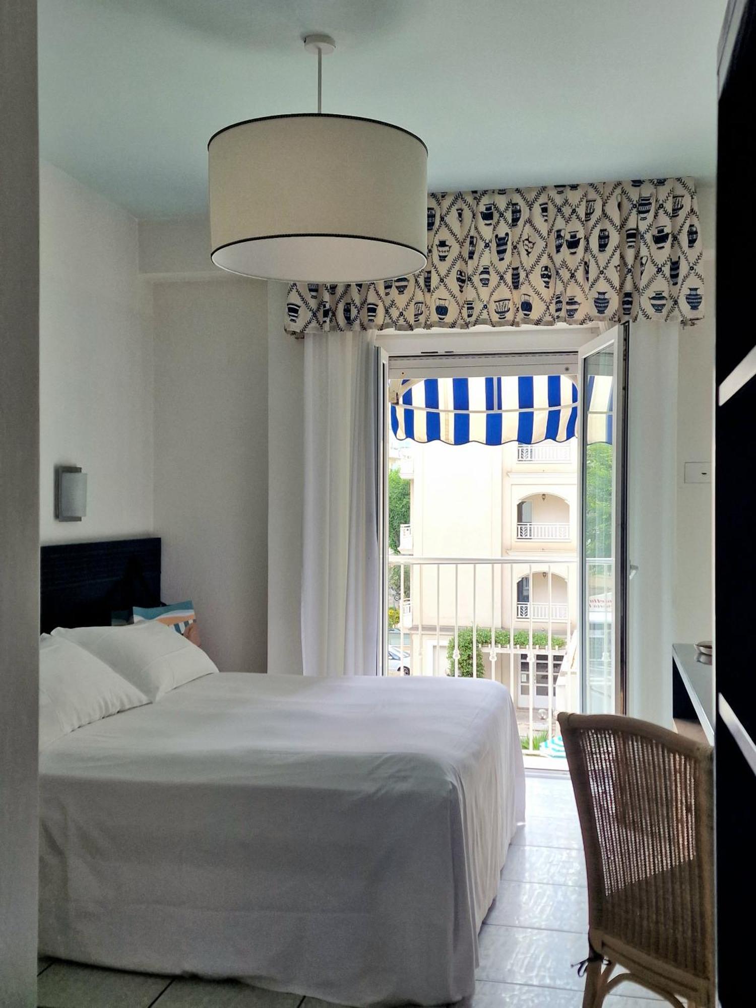 Luxor Beach Boutique Hotel Cattolica Kültér fotó