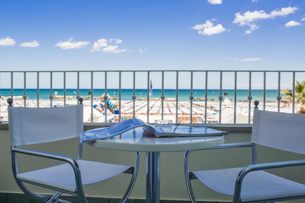 Luxor Beach Boutique Hotel Cattolica Kültér fotó
